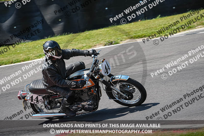 cadwell park;cadwell park photographs;cadwell trackday photographs;enduro digital images;event digital images;eventdigitalimages;peter wileman photography;racing digital images;trackday digital images;trackday photos